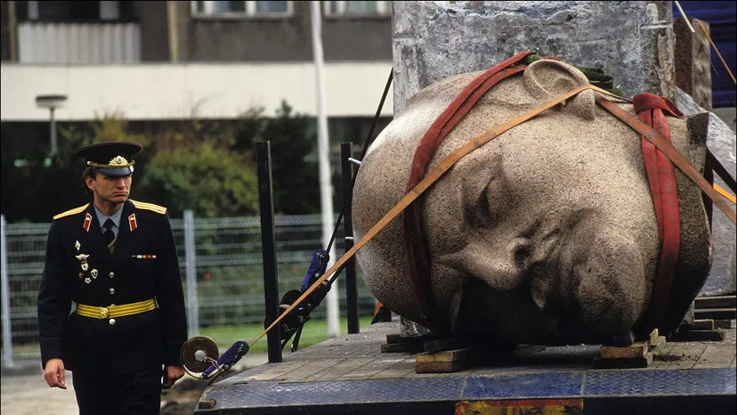 stalins head after ussr collapse