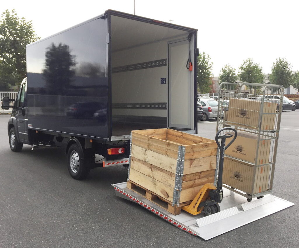 tailgate truck delivery
