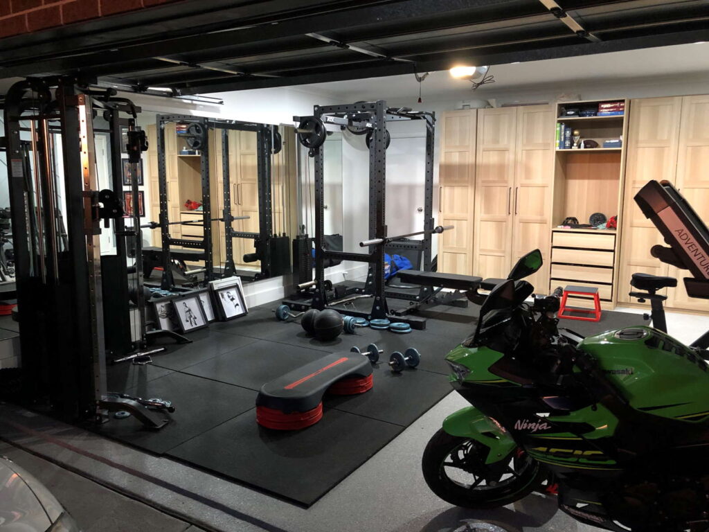 Leonels ATX-PRX-750 Power Rack in his studio