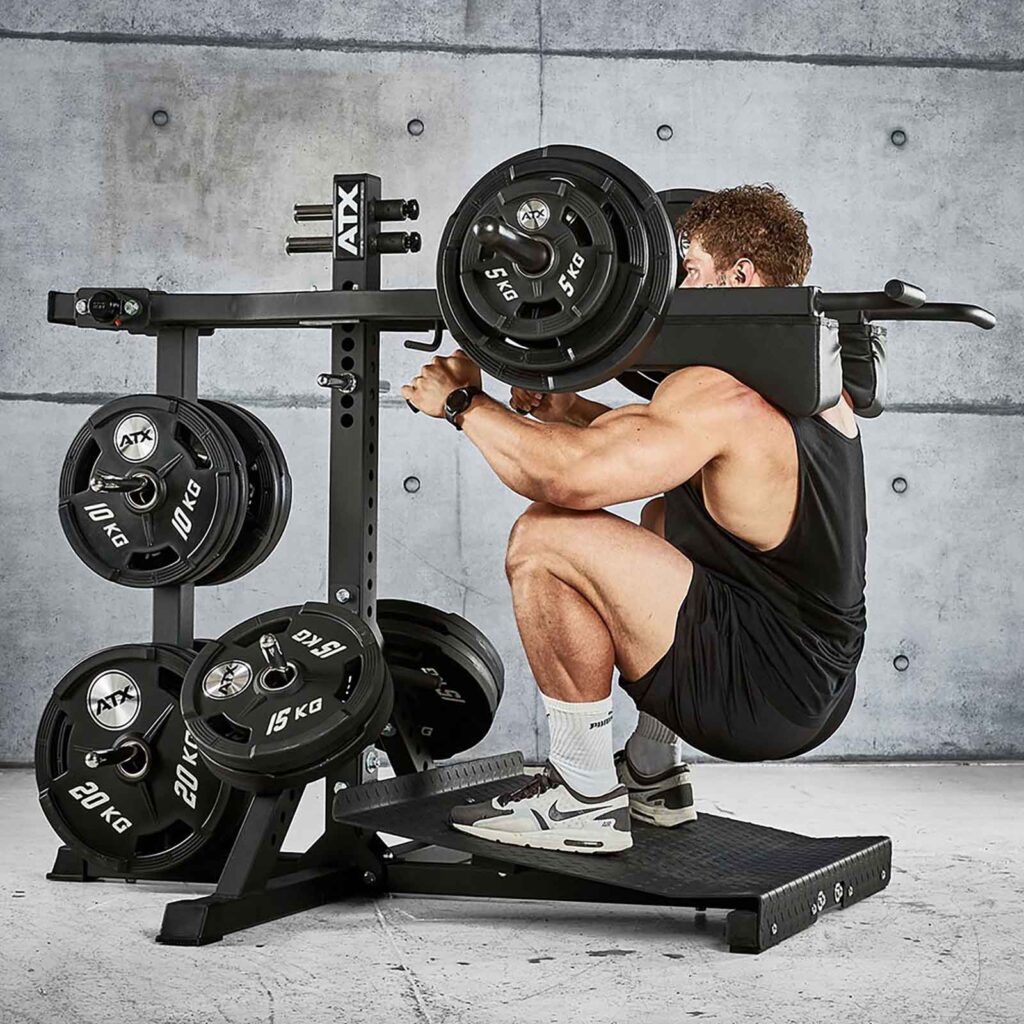 ATX-SQM-700 Leverage Squat Machine