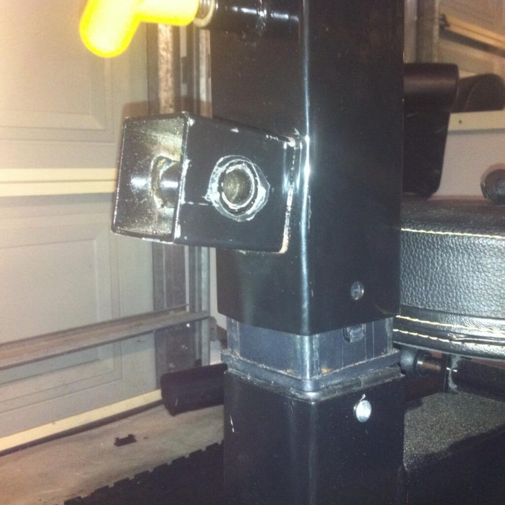 WB-LPA Leg Press Attachment with broken sleeve