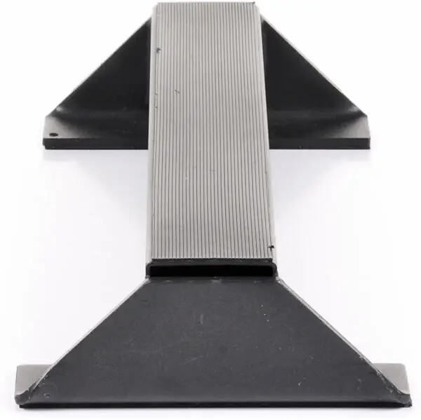 Ironmaster calf block with sturdy construction